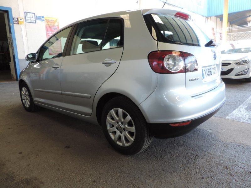 VOLKSWAGEN GOLF 2.0 TDI DE 140 CV 5 PUERTAS