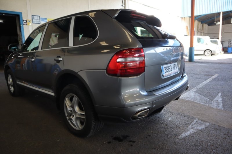 PORSCHE CAYENNE 3.0 TURBO DIESEL AUTOMÁTICO   240 CV