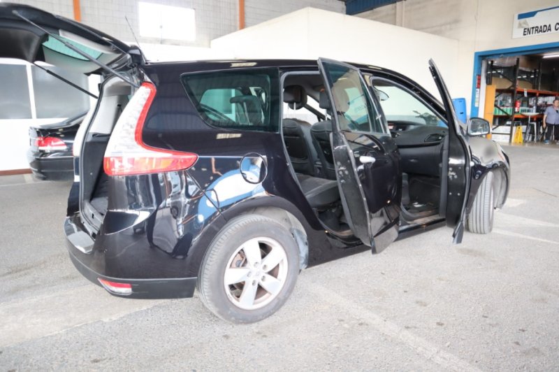 RENAULT SCENIC GRAN SCENIC 7 PLAZAS 130 CV Y 6 VEL.