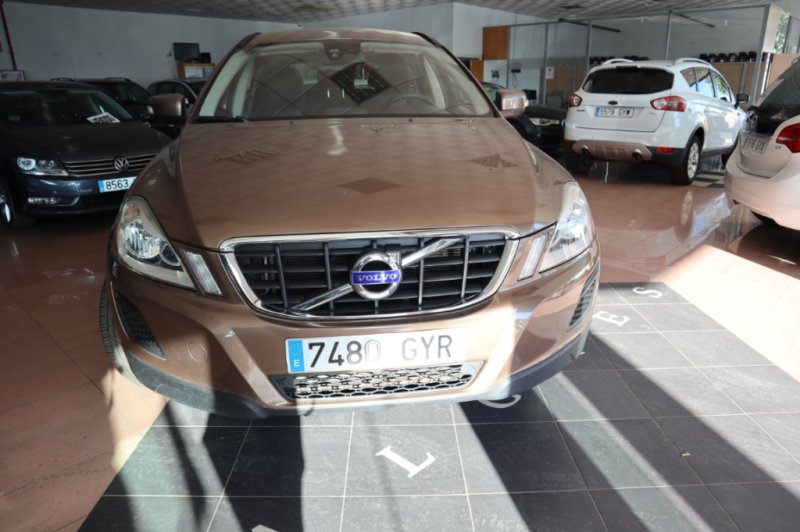 VOLVO XC-60 2.0 TURBO DISEL DE  163 CV