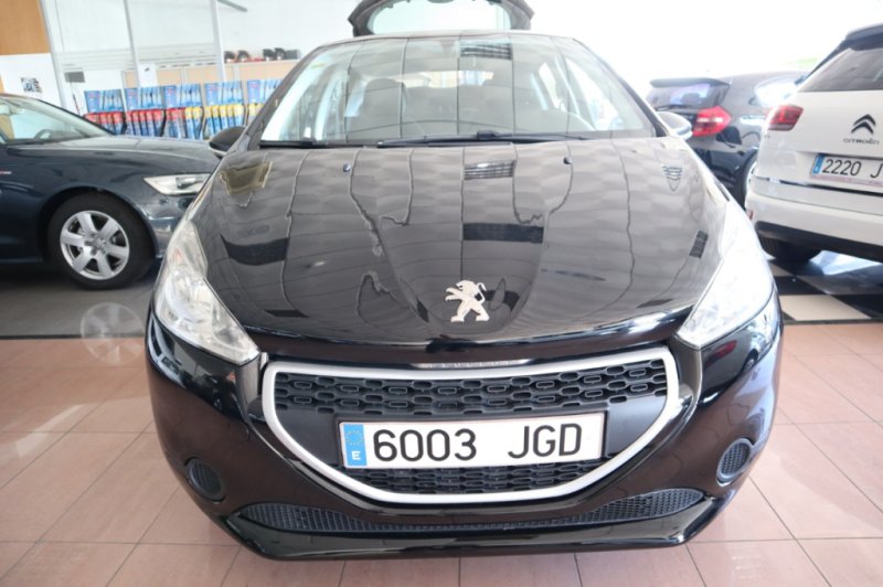 PEUGEOT 208 1.400 HDI DE 70 CV CON 5 PUERTAS