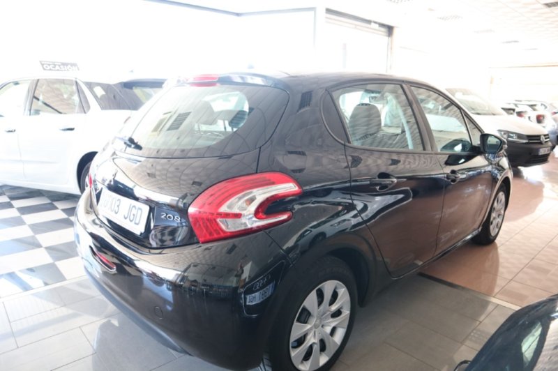 PEUGEOT 208 1.400 HDI DE 70 CV CON 5 PUERTAS