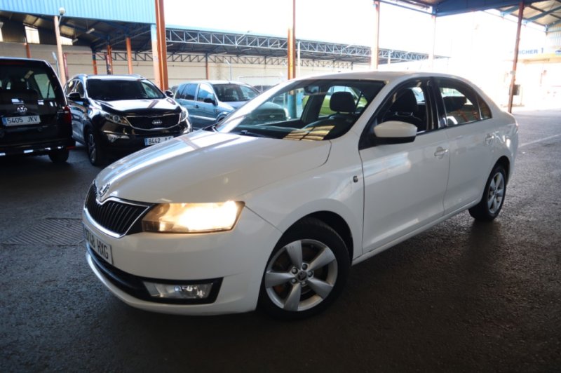 SKODA RAPID 1600 TDI CON 105 CV 5 PUERTAS