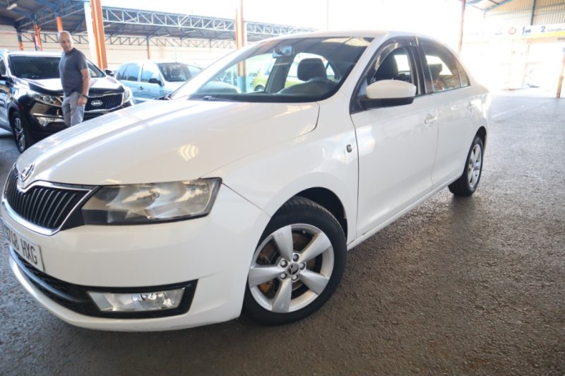 SKODA RAPID 1600 TDI CON 105 CV 5 PUERTAS