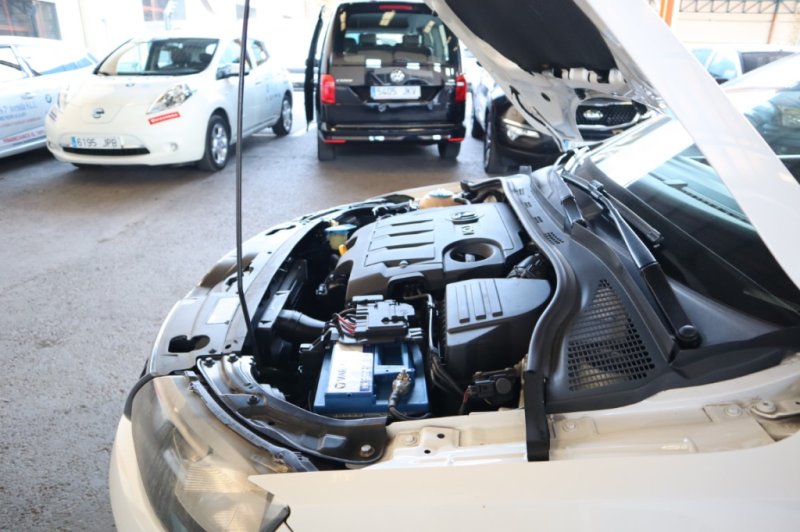 SKODA RAPID 1600 TDI CON 105 CV 5 PUERTAS