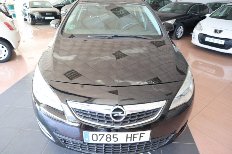 OPEL ASTRA 1400 TURBO INYECCION