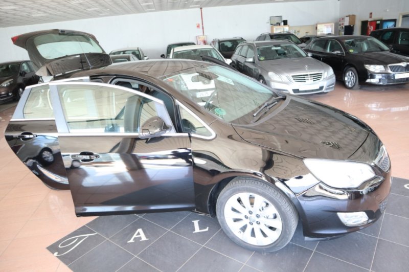 OPEL ASTRA 1400 TURBO INYECCION