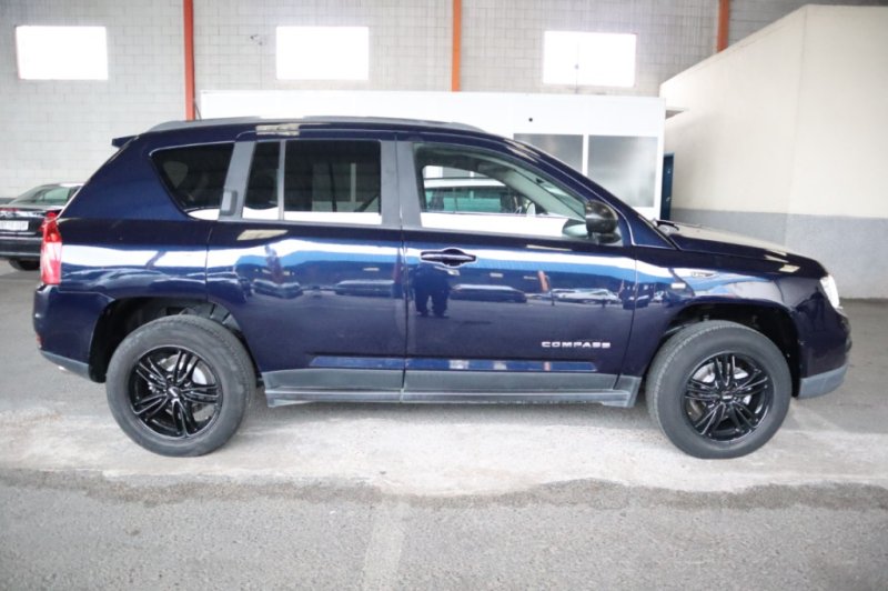 JEEP COMPASS 2200 CRD TURBO DIESEL CON 136 CV