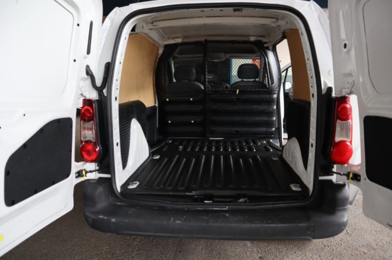 CITROEN BERLINGO HDI 100 CV CON PUERTA LATERAL