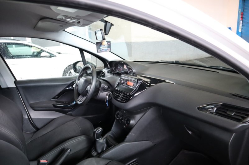 PEUGEOT 208 1600 HDI