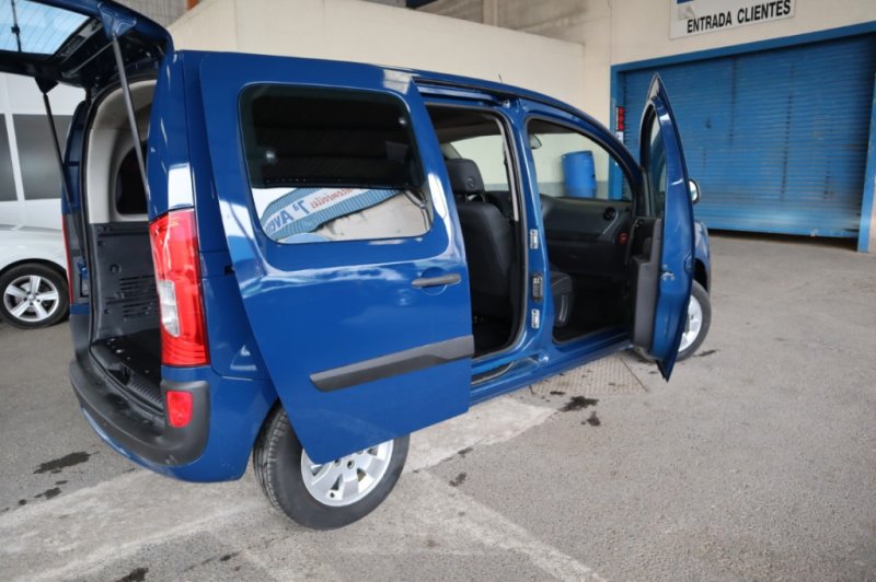 MERCEDES-BENZ CITAN 1500 DCI DE 90 CV CON 5 PLAZAS