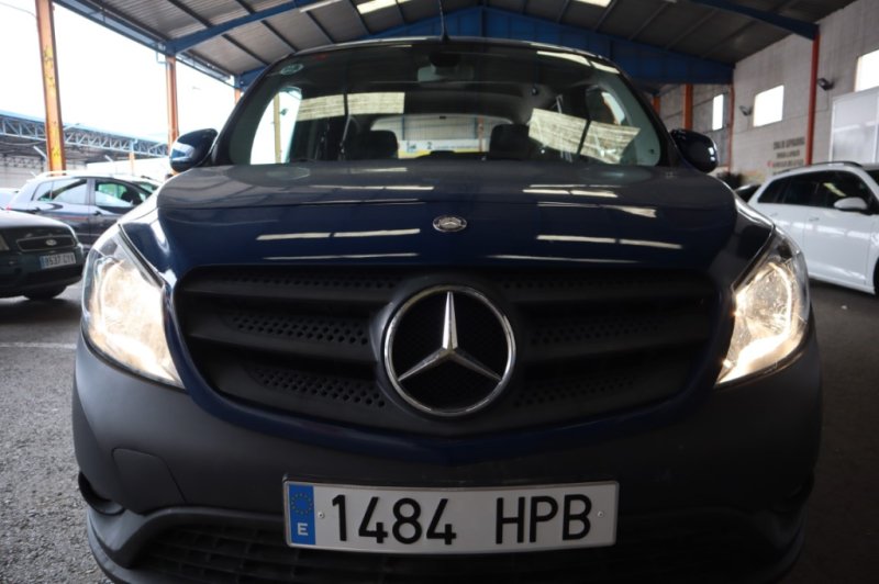 MERCEDES-BENZ CITAN 1500 DCI DE 90 CV CON 5 PLAZAS