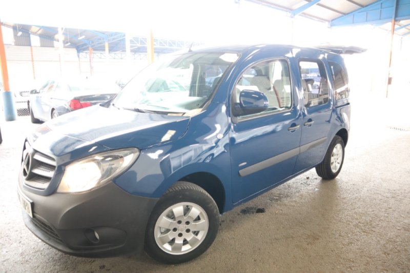 MERCEDES-BENZ CITAN 1500 DCI DE 90 CV CON 5 PLAZAS