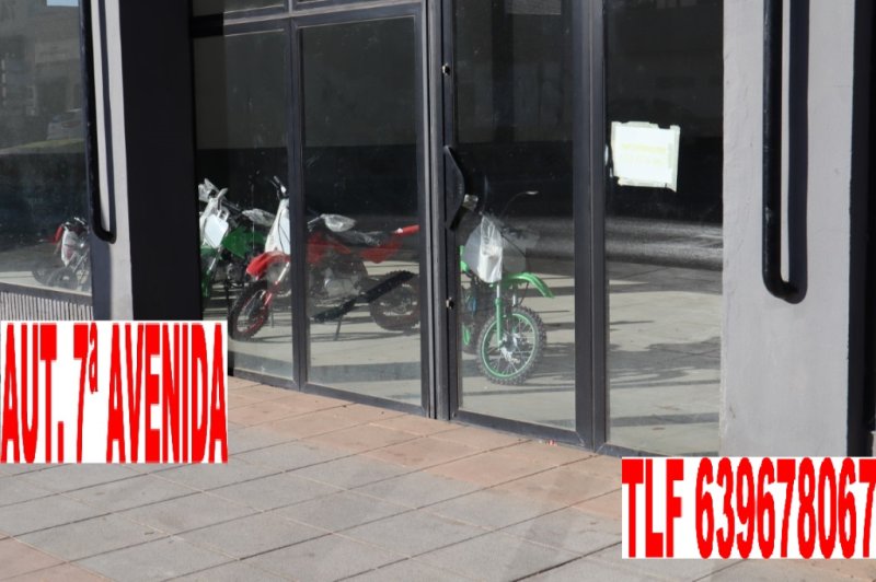 A NAVE PARA NEGOCIO EN ALMENDRALEJO SE VENDE NAVE MUY BIEN SITUADA DE 440 M2 SITUADA EN EL CENTRO DE LA CRT D SEVILLA