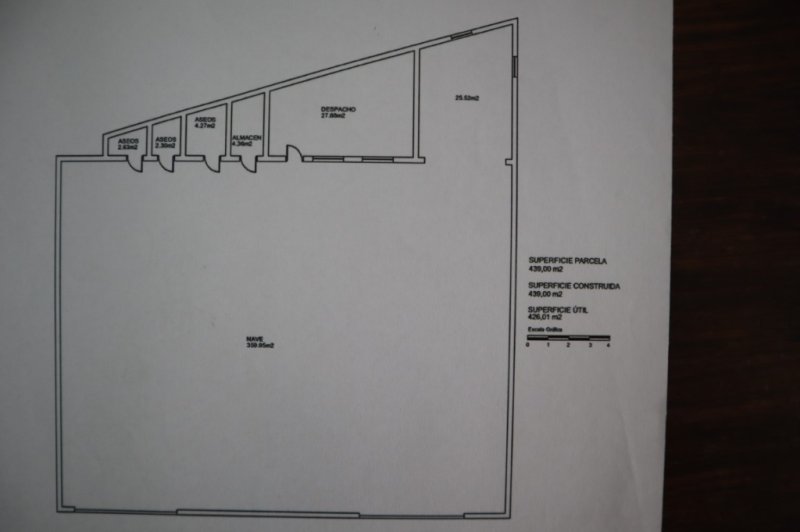 A NAVE PARA NEGOCIO EN ALMENDRALEJO SE VENDE NAVE MUY BIEN SITUADA DE 440 M2 SITUADA EN EL CENTRO DE LA CRT D SEVILLA