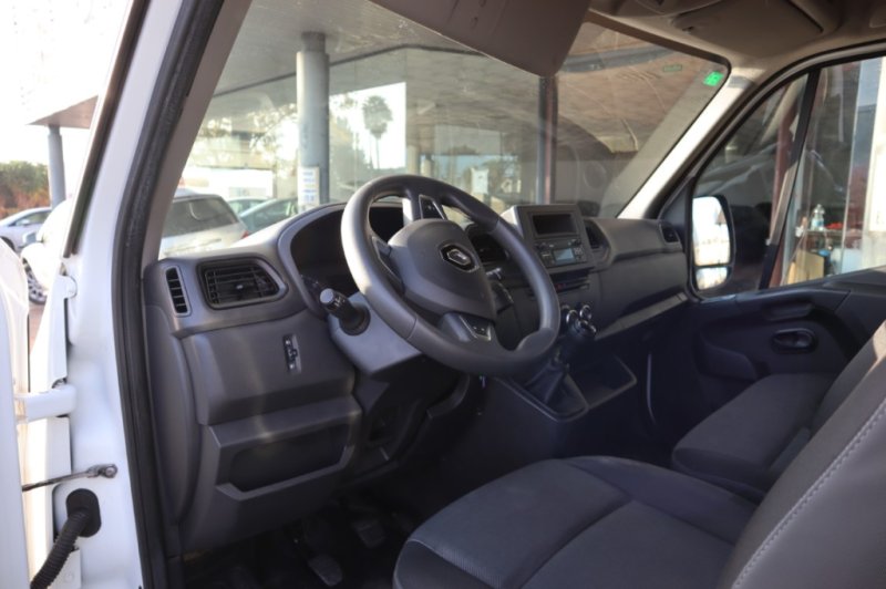 RENAULT MASTER 2300 TURBO DIESEL CON 6 VELOC.