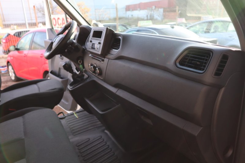 RENAULT MASTER 2300 TURBO DIESEL CON 6 VELOC.