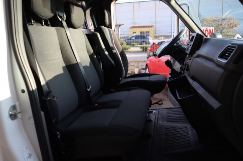 RENAULT MASTER 2300 TURBO DIESEL CON 6 VELOC.