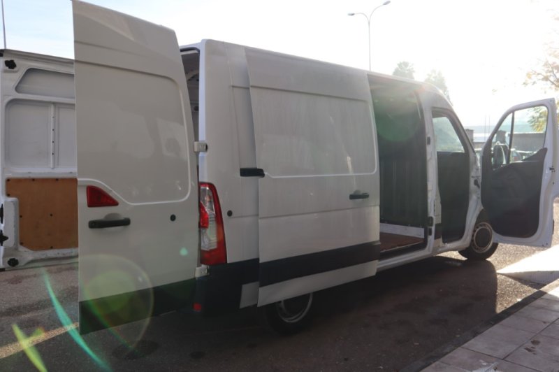 RENAULT MASTER 2300 TURBO DIESEL CON 6 VELOC.