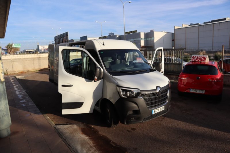 RENAULT MASTER 2300 TURBO DIESEL CON 6 VELOC.