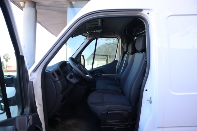 RENAULT MASTER 2300 TURBO DIESEL CON 6 VELOC.