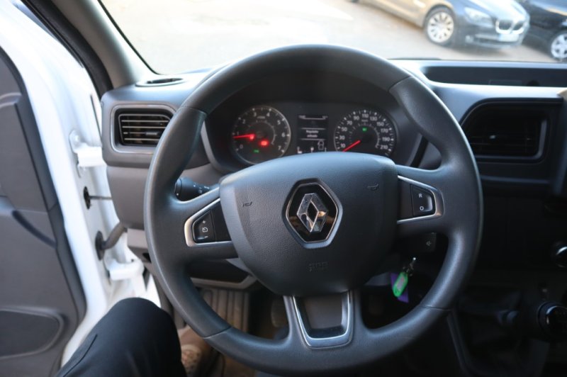 RENAULT MASTER 2300 TURBO DIESEL CON 6 VELOC.