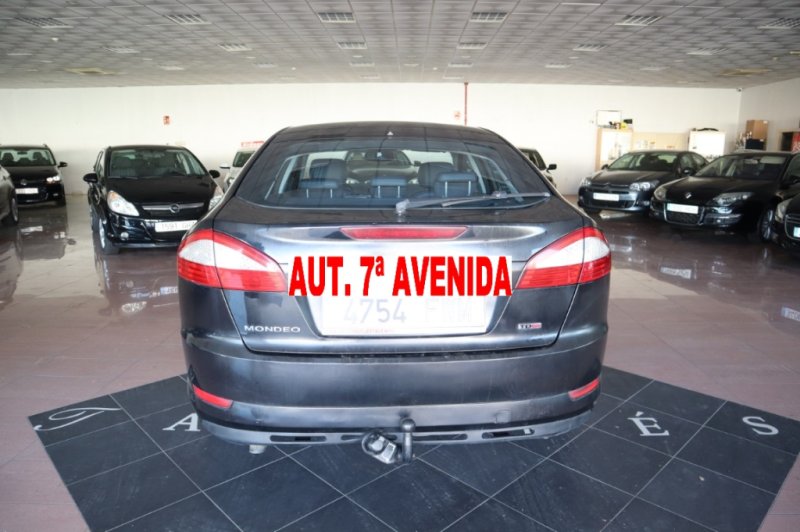 FORD MONDEO 2.0 TURBO DIESEL CON 5 PUERTAS