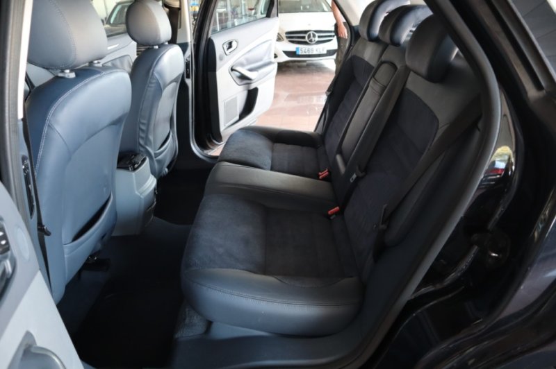 FORD MONDEO 2.0 TURBO DIESEL CON 5 PUERTAS