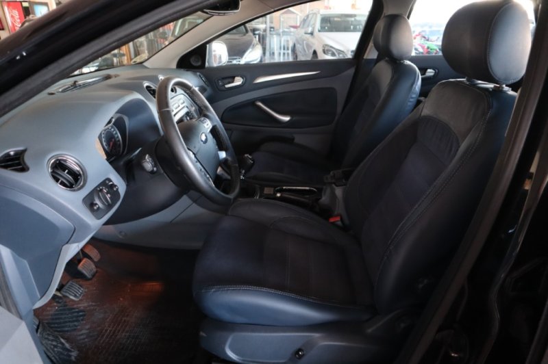 FORD MONDEO 2.0 TURBO DIESEL CON 5 PUERTAS