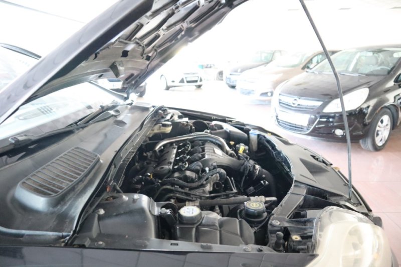 FORD MONDEO 2.0 TURBO DIESEL CON 5 PUERTAS