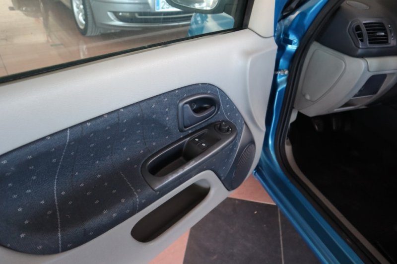 RENAULT CLIO 1200 INYECCION DE GASOLINA