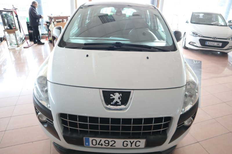PEUGEOT 3008 1600 HDI TURBO DIESEL DE 112 CV Y 6 VEL.