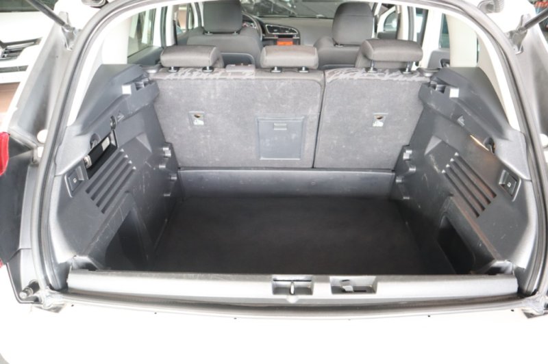 PEUGEOT 3008 1600 HDI TURBO DIESEL DE 112 CV Y 6 VEL.