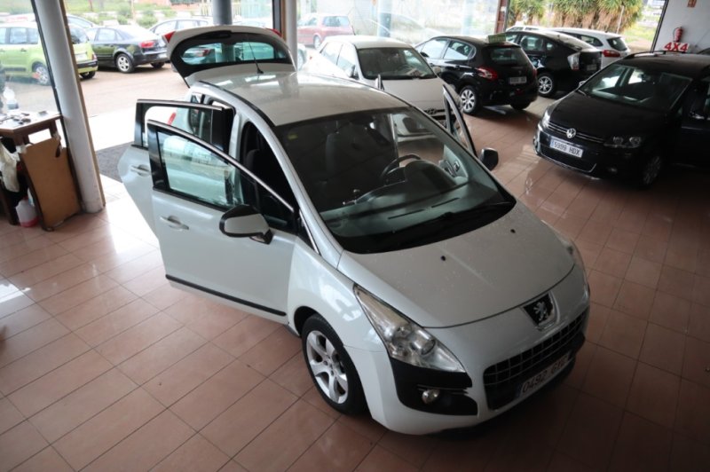 PEUGEOT 3008 1600 HDI TURBO DIESEL DE 112 CV Y 6 VEL.