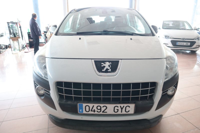 PEUGEOT 3008 1600 HDI TURBO DIESEL DE 112 CV Y 6 VEL.