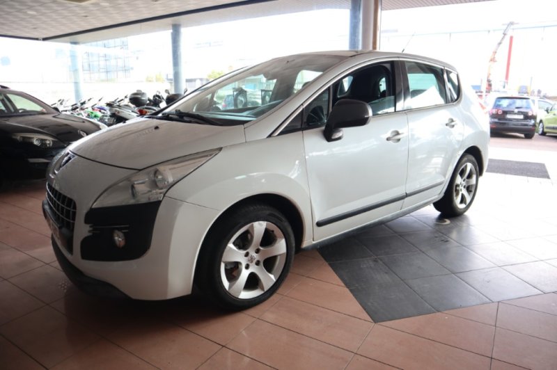 PEUGEOT 3008 1600 HDI TURBO DIESEL DE 112 CV Y 6 VEL.