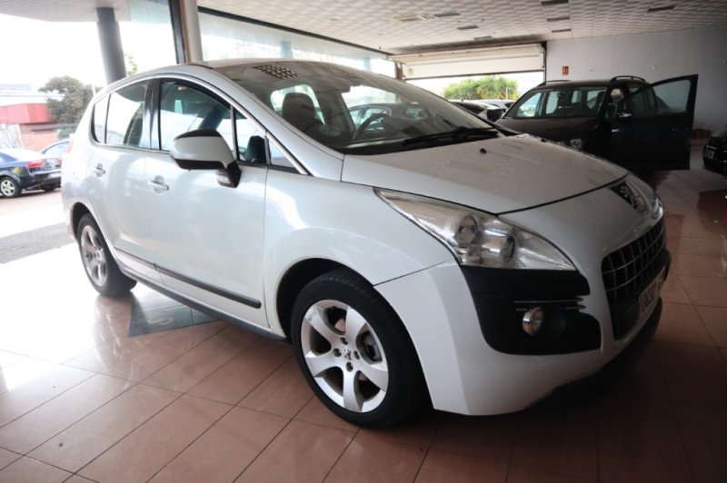 PEUGEOT 3008 1600 HDI TURBO DIESEL DE 112 CV Y 6 VEL.
