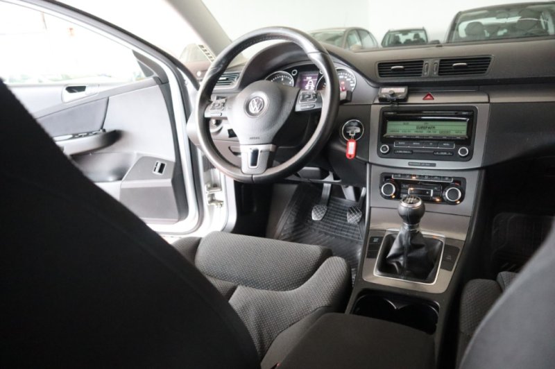 VOLKSWAGEN PASSAT 2.0 TDI