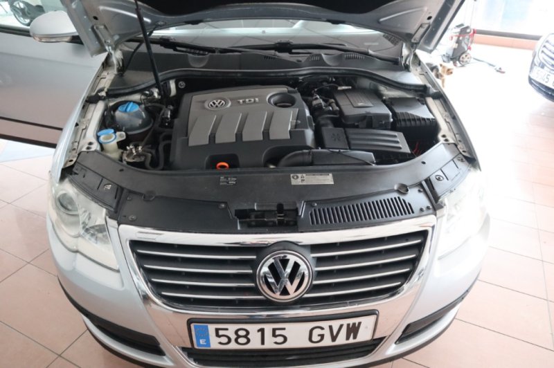 VOLKSWAGEN PASSAT 2.0 TDI