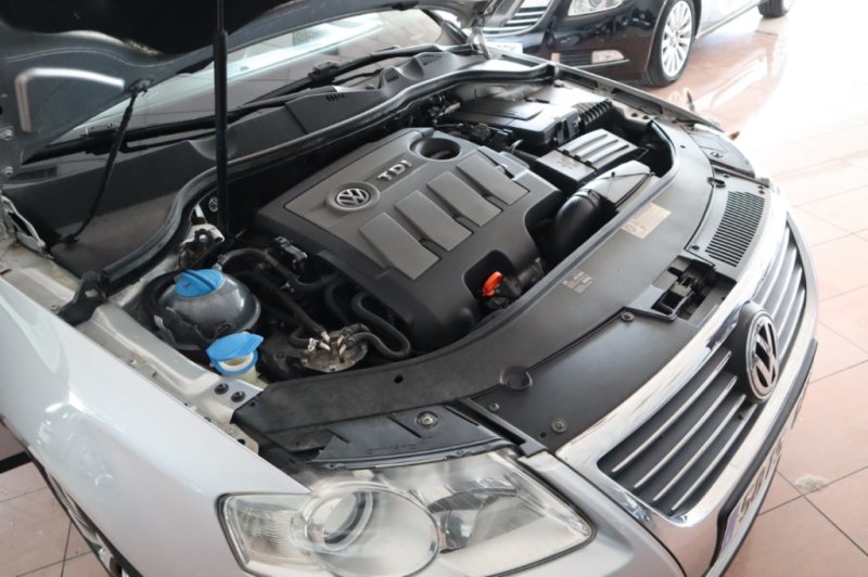 VOLKSWAGEN PASSAT 2.0 TDI