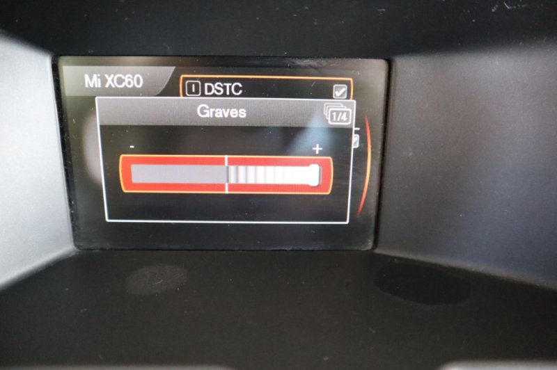 VOLVO XC-60 TODO TERRENO CON 215 CV AUTOMATICO