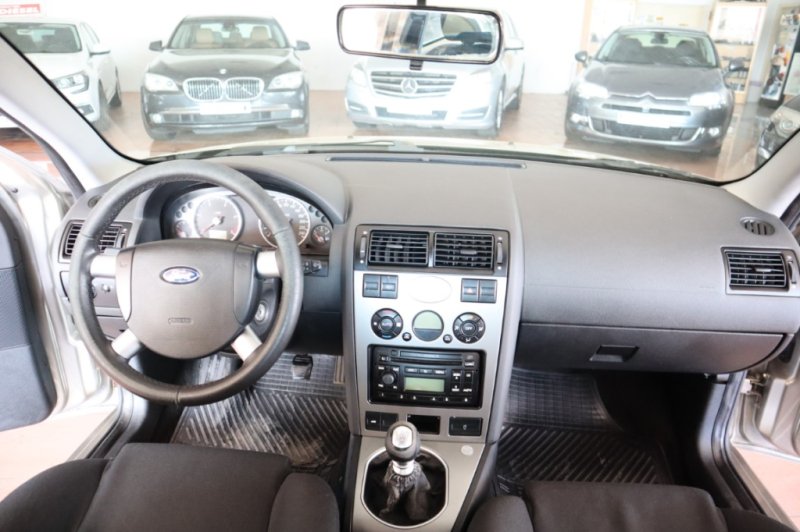 FORD MONDEO 2000 TURBO DIESEL CON 115 CV