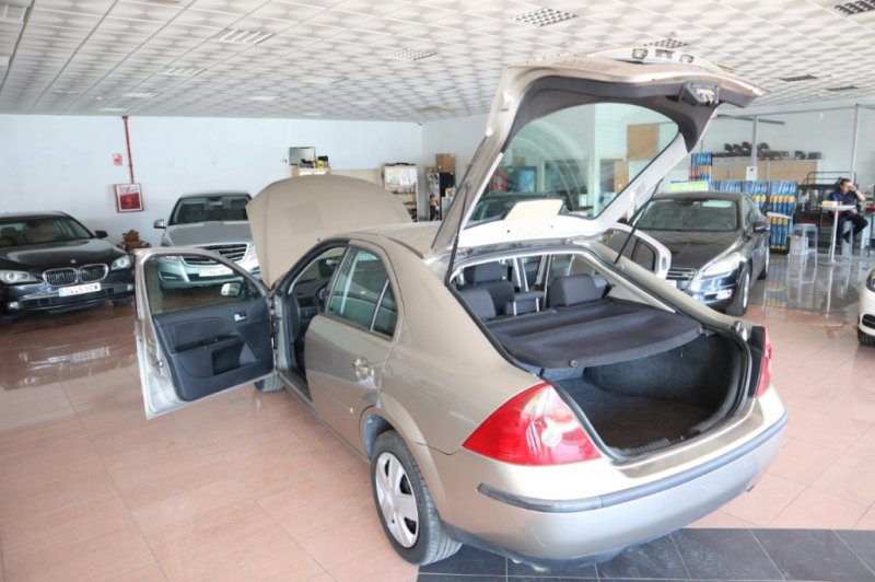 FORD MONDEO 2000 TURBO DIESEL CON 115 CV