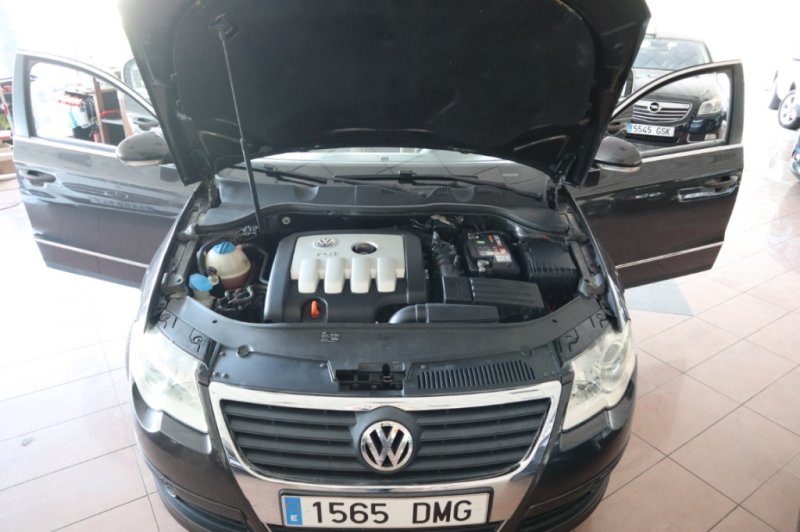 VOLKSWAGEN PASSAT 2.0 TDI CON 6 VELOCIDADES