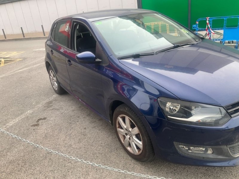 VOLKSWAGEN POLO 1600 TDI DE 90 CV CON 5 PÙERTAS