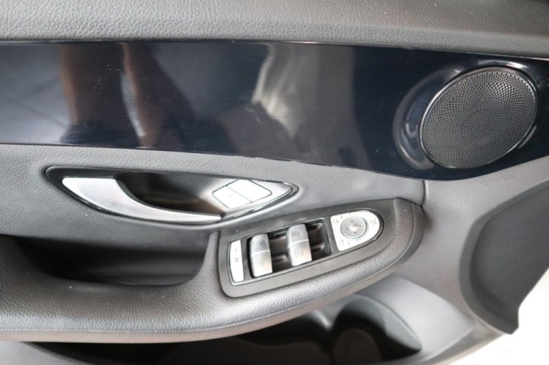 MERCEDES-BENZ C 200 TURBO DIESEL CON CAMBIO AUTOMATICO