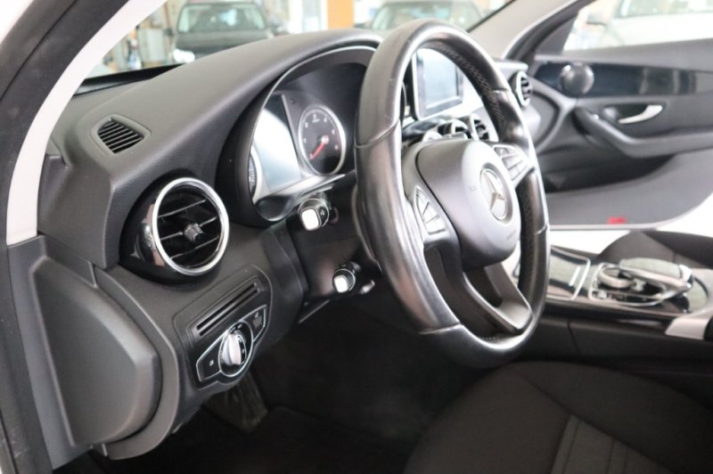 MERCEDES-BENZ C 200 TURBO DIESEL CON CAMBIO AUTOMATICO