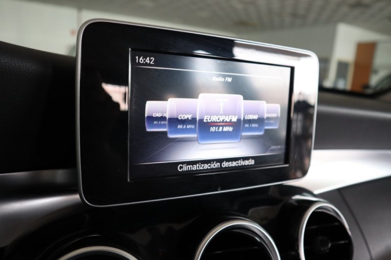 MERCEDES-BENZ C 200 TURBO DIESEL CON CAMBIO AUTOMATICO