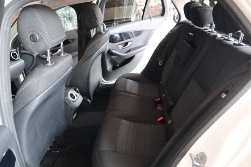 MERCEDES-BENZ C 200 TURBO DIESEL CON CAMBIO AUTOMATICO