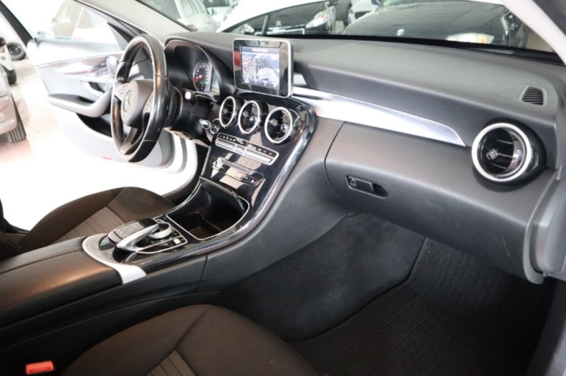 MERCEDES-BENZ C 200 TURBO DIESEL CON CAMBIO AUTOMATICO